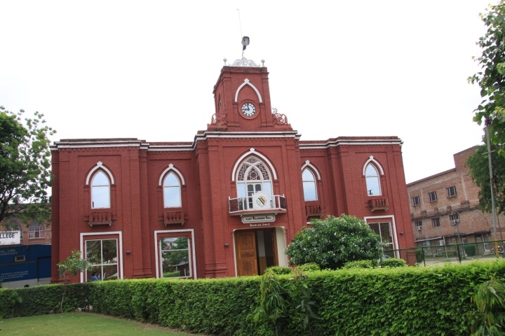 https://cache.careers360.mobi/media/colleges/social-media/media-gallery/5903/2020/12/10/Campus View of Christian Dental College Ludhiana_Campus-View.jpg